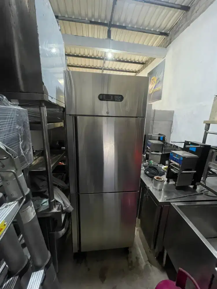 Upright Chiller 2 Door (Gea)