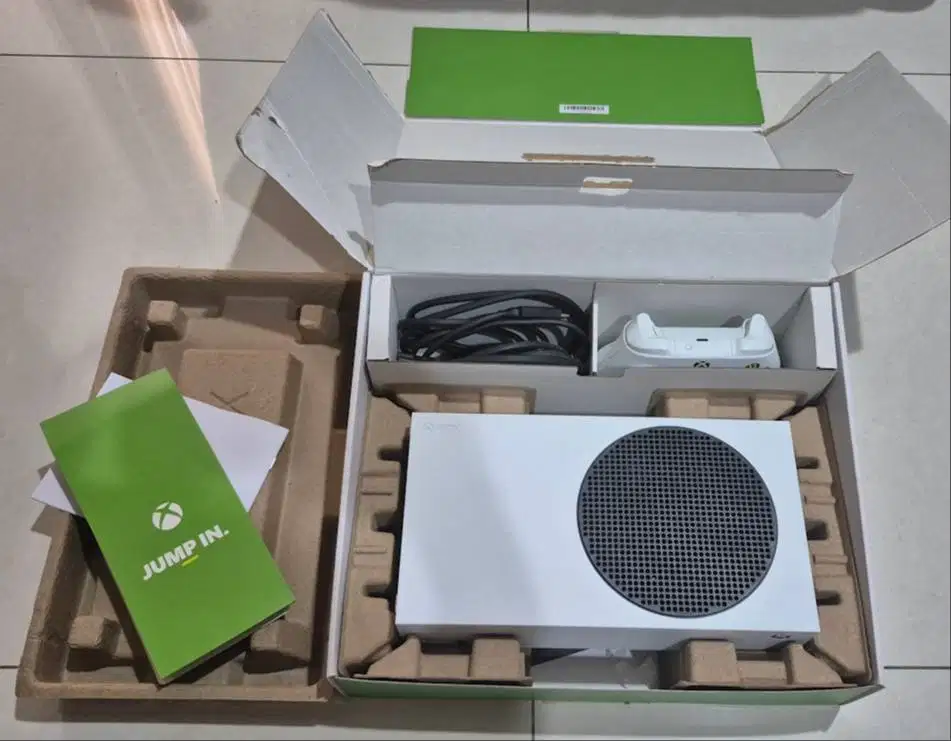 XBOX Series S 512 GB Full Set