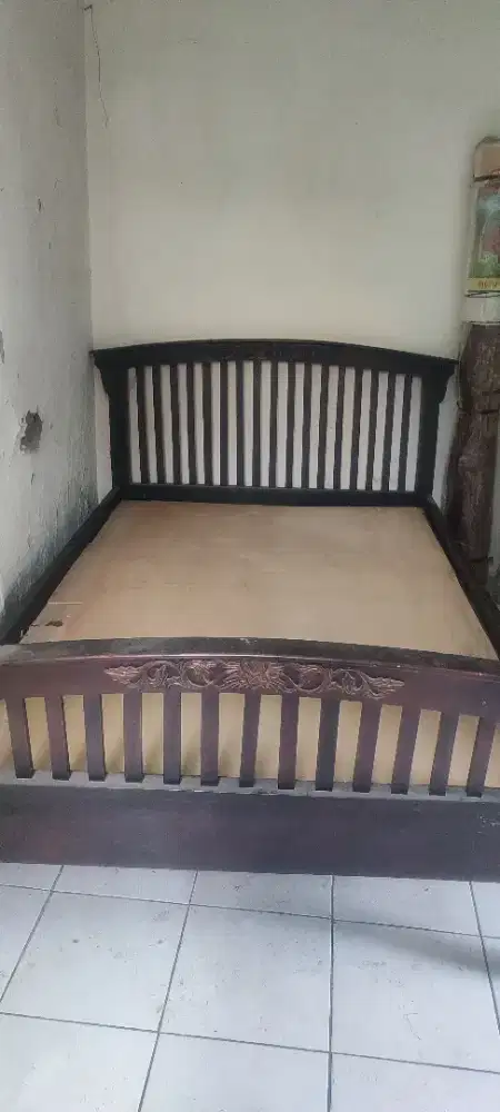Dipan kayu uk. Kasur 120x200cm