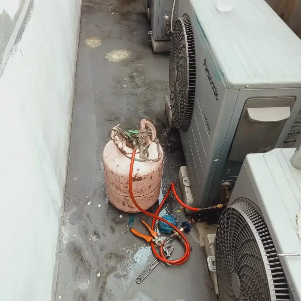 Cuci AC, Bongkar pasang AC dan isi freon