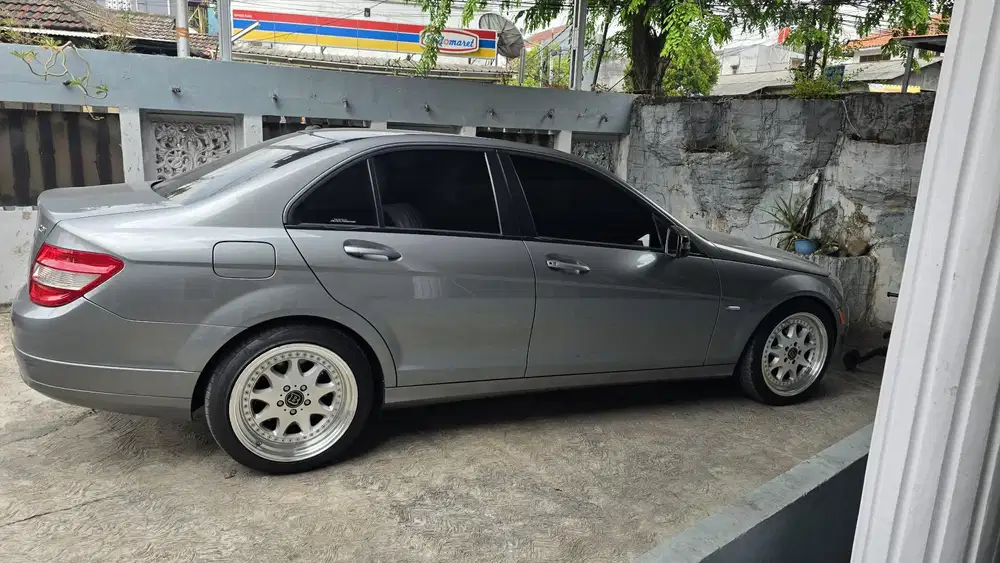 Mercedes-Benz C200 2011 Bensin