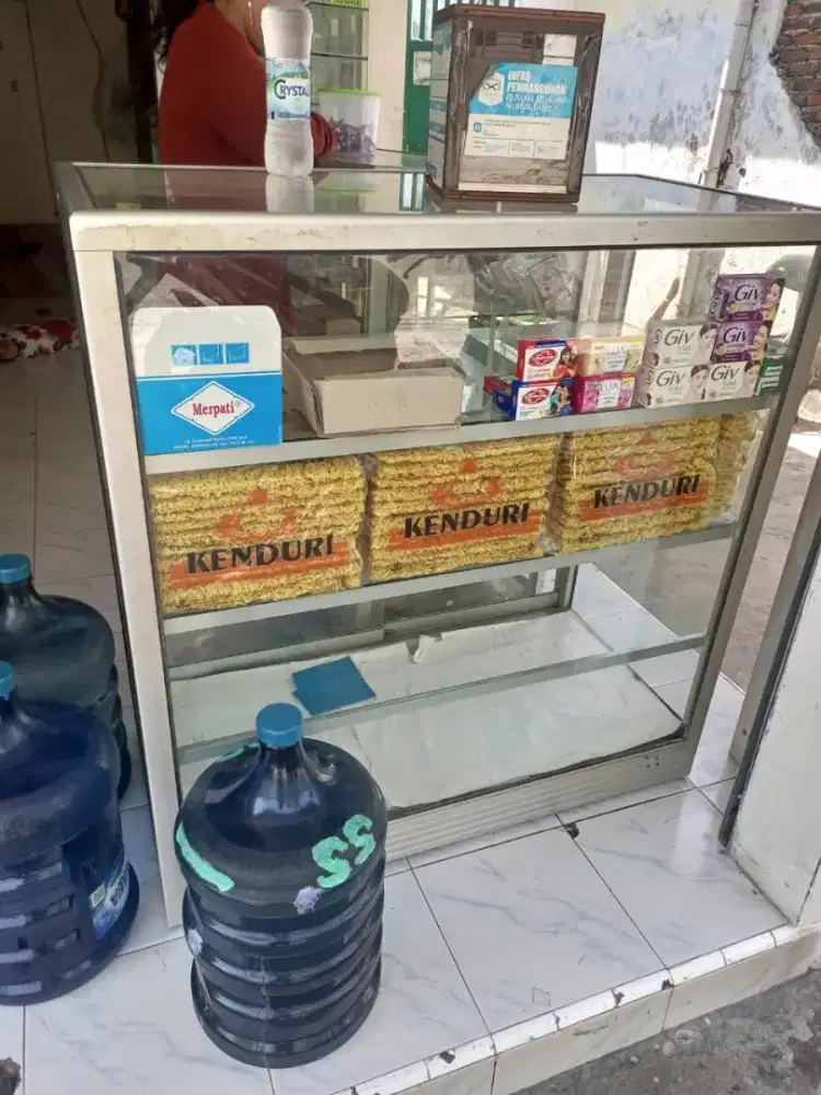 Etalase kaca 1 meter