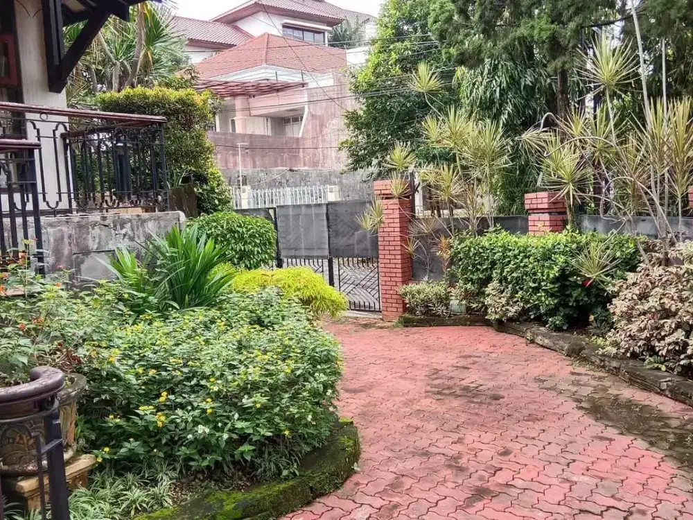 Rumah Luas posisi Hook di Jl Bukit Nakula Bukit Sari, Ngesrep