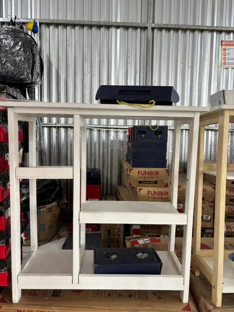 MEJA MINIMALIS MAJE SERBAGUNA  ESTETIK