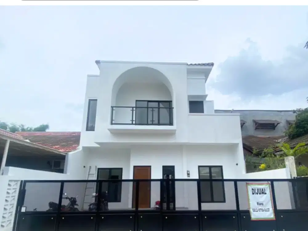 RUMAH BARU DESAIN KLASIK MODERN SUPER CANTIK DENGAN BANGUNAN HIGH CEILING YANG MENARIK