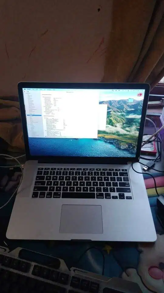 Macbook pro retina 15inch i7 2015 16GB Double VGA