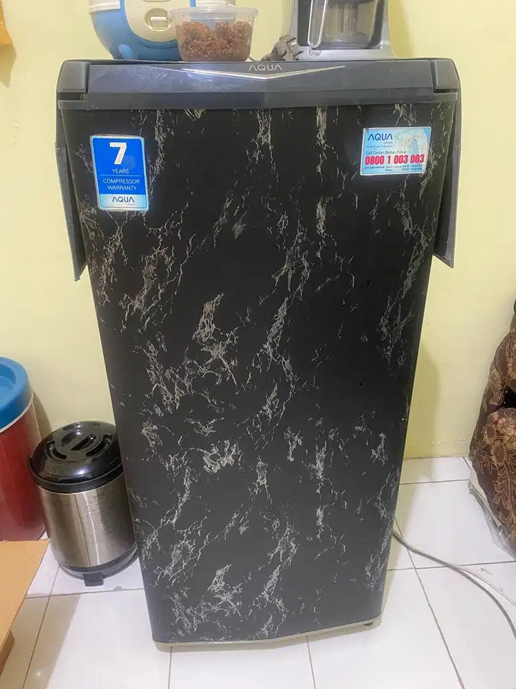 Kulkas merk aqua