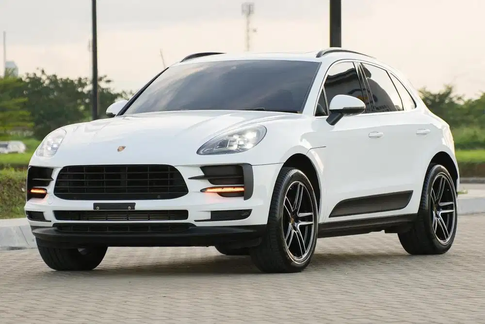 (DP 20jt) Porsche Macan 2.0L Turbo Facelift 2020