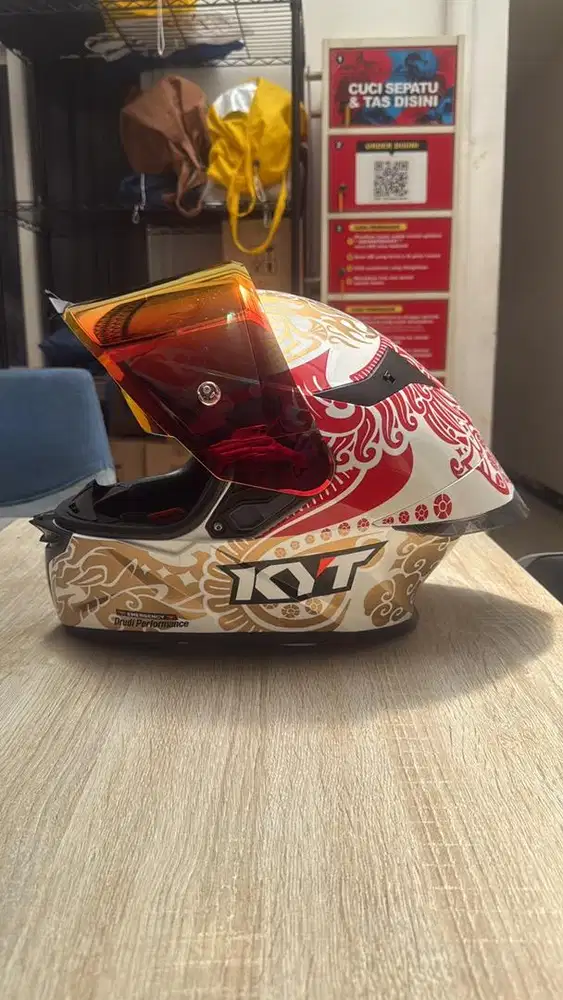 jual helm edisi udah ga kepake lagi