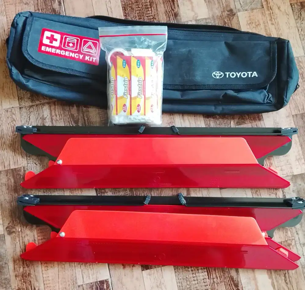 Dijual 1 Set Emergency KIT Toyota Original