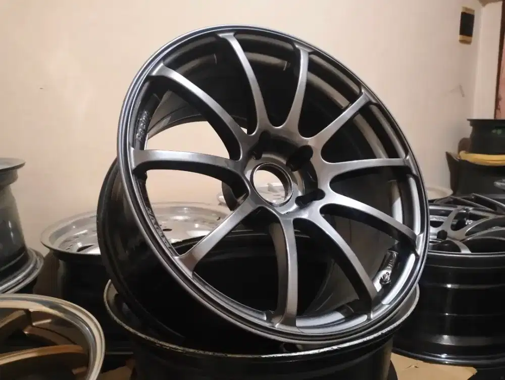 Velg original Advan RS R18 x 8.5/9.5 pcd 5x120 et 38/25