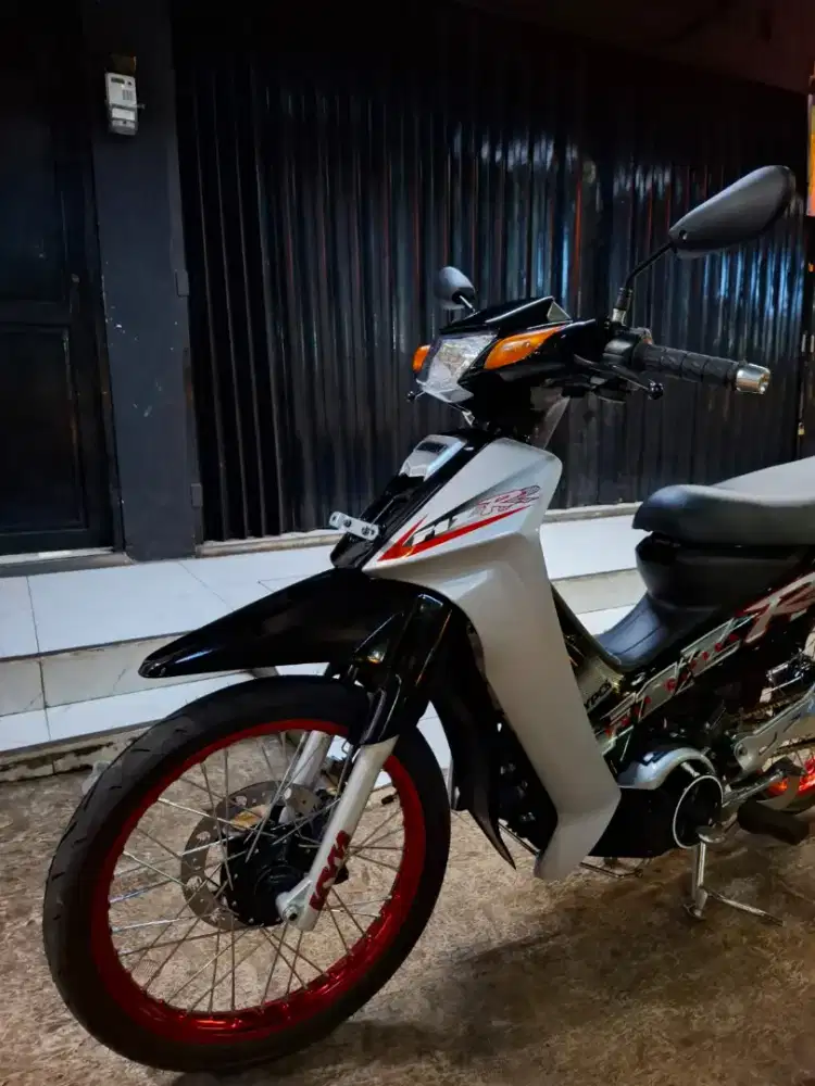 F1ZR full clutch tahun 2002 asli warna silver