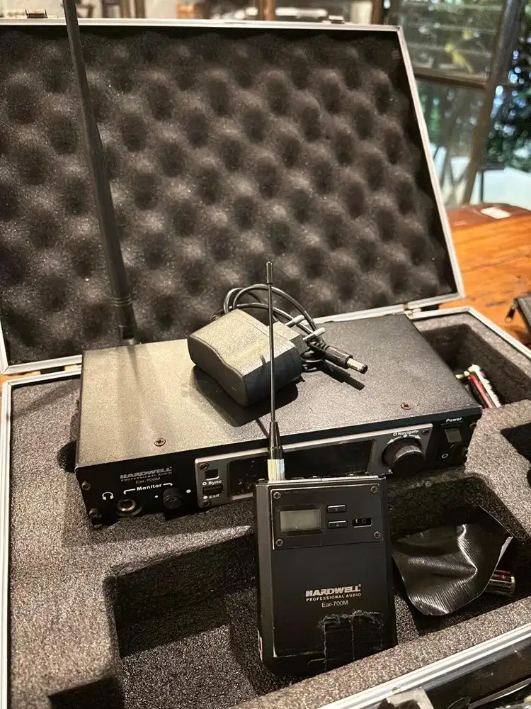 IN EAR MONITOR FULLSET (EAR 700M) HARDWELL