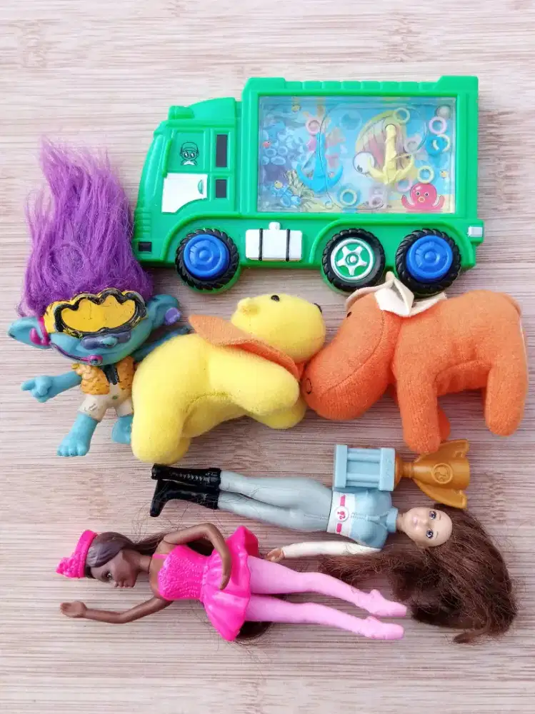 Paket 6 Mainan Figure Campur Barbie Troll Boneka Toys Bekas