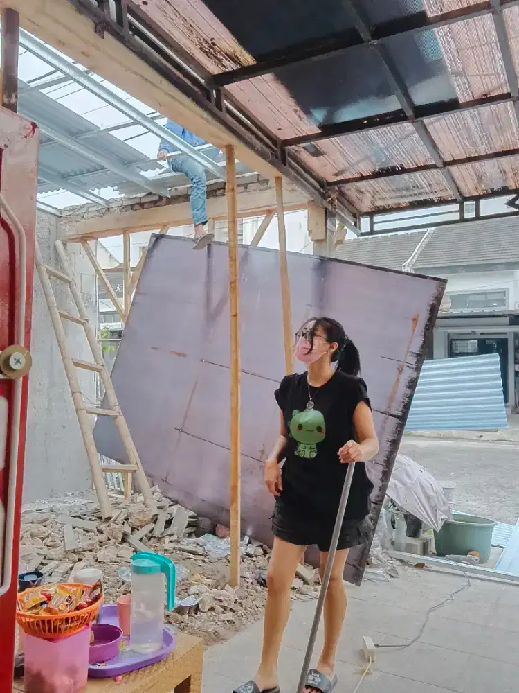 Besi dan atap kanopi