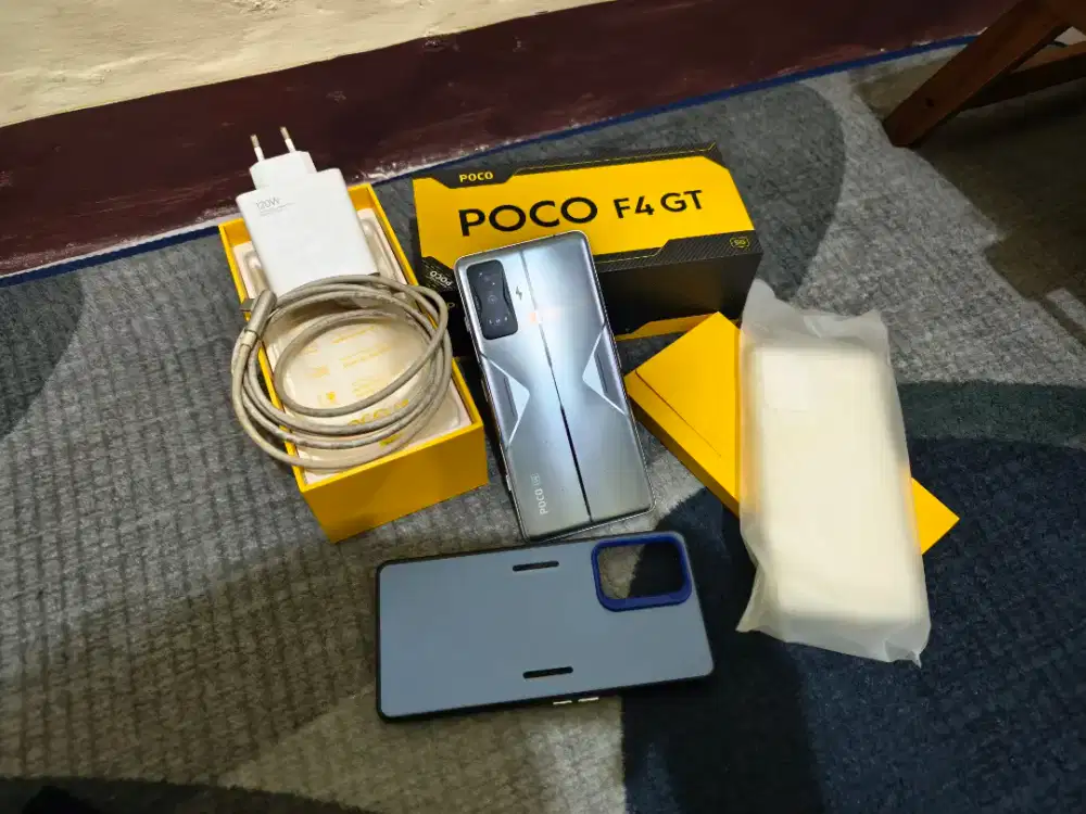 Poco F4 GT, fullset mulus 12/256