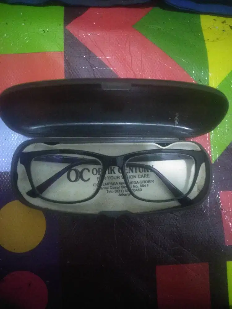 Kacamata minus 0.25/0.59 bekas