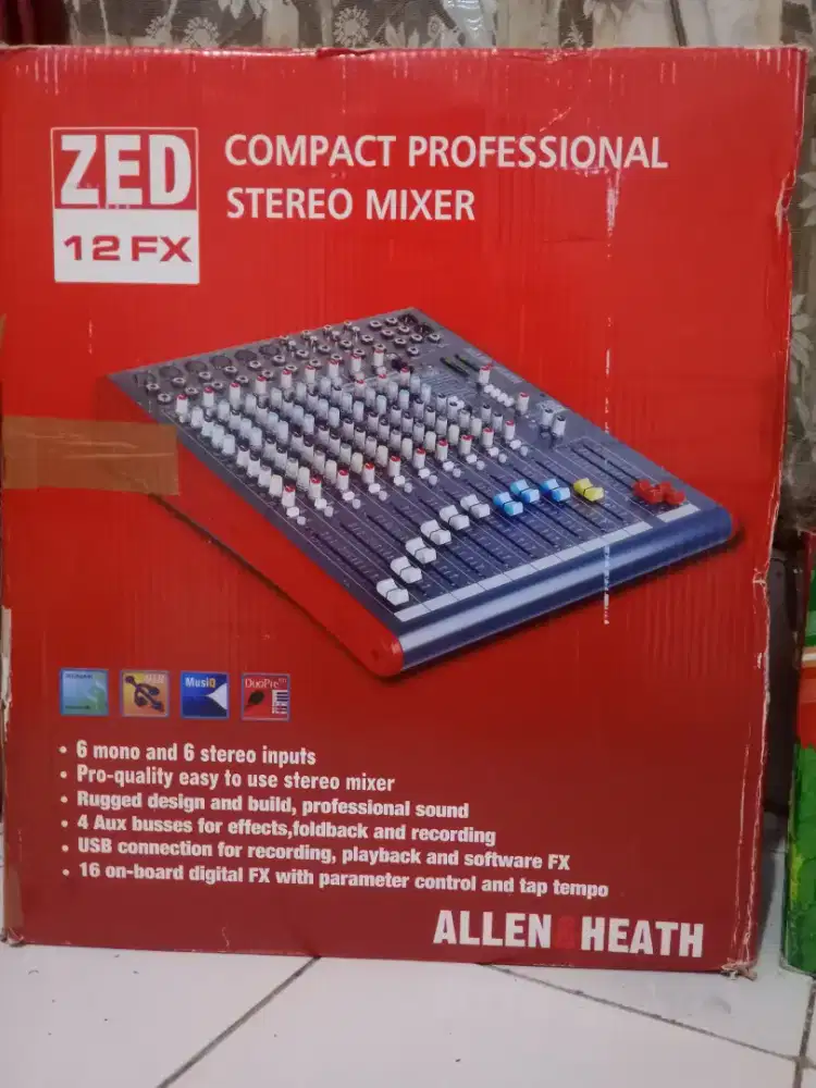 Mixer audio zed 12fx