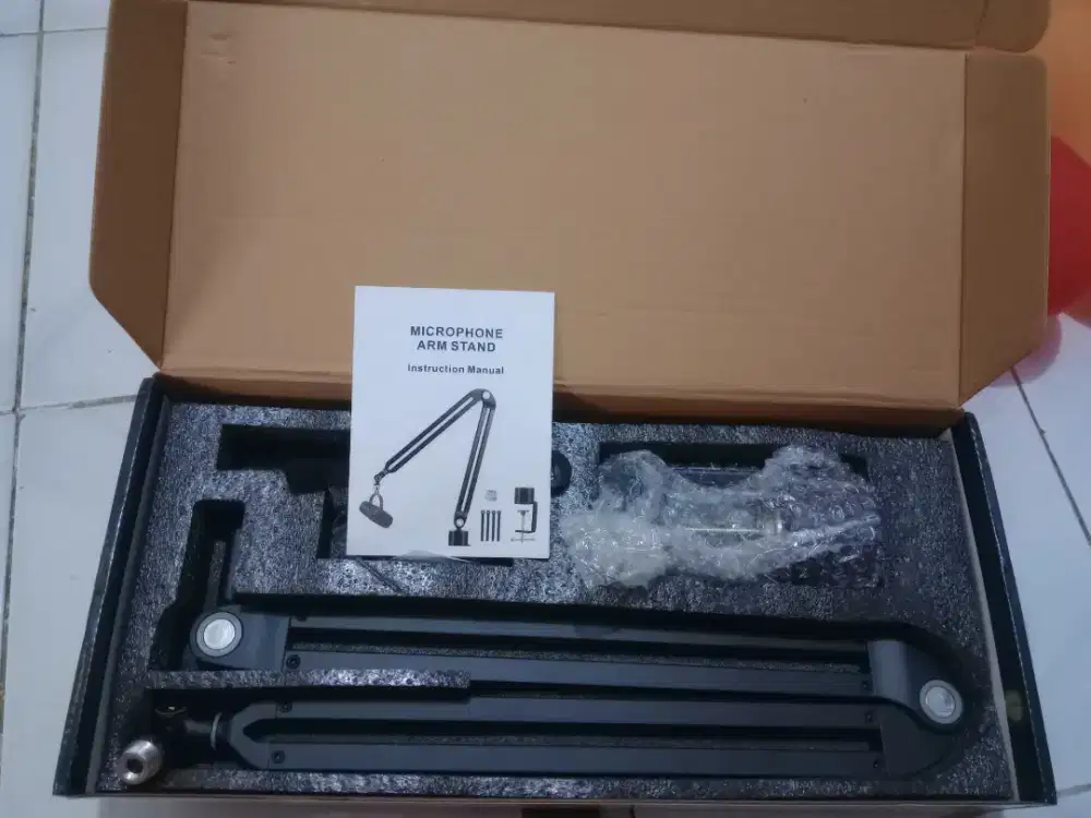 Stand mic arm mic podcast costa