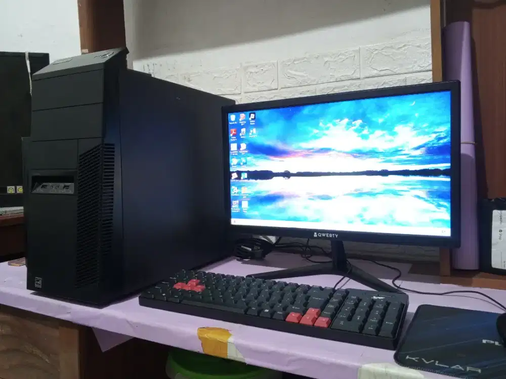 Pc gaming roblox  intel core i5 + ram 16gb + vga 2gb ddr5 + monitor 19