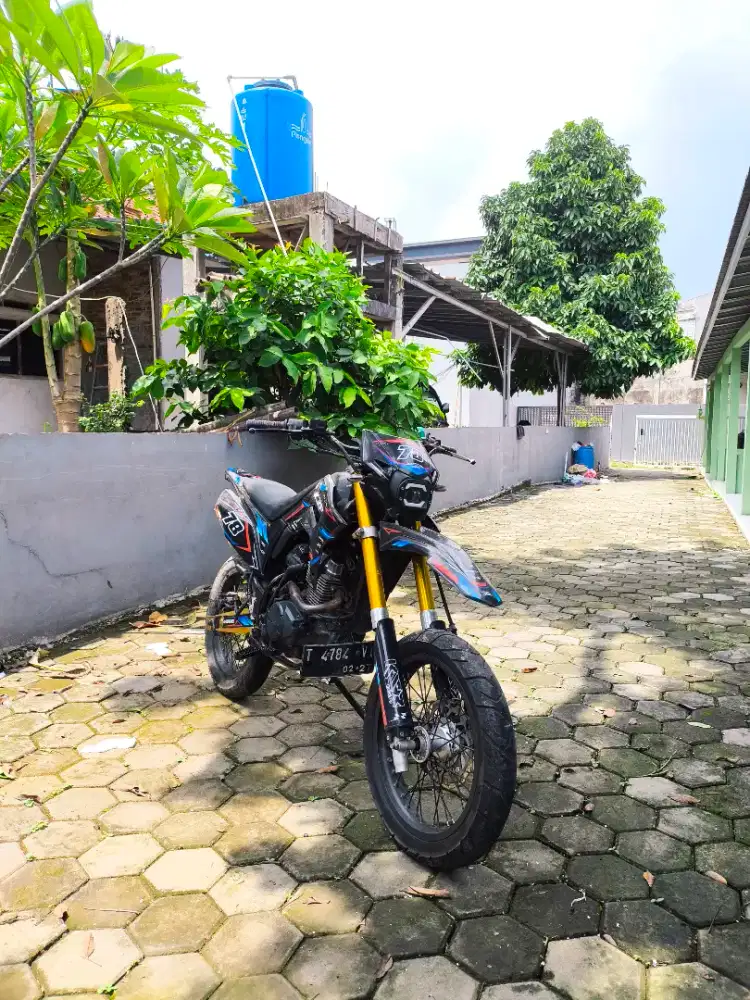 Honda Megapro 2011 Costum Crf BU