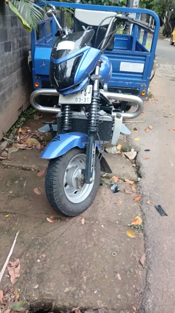 Viar 3 roda tahun 2025 warna biru Grace