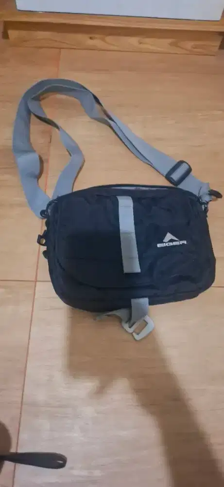 Tas eiger kecil