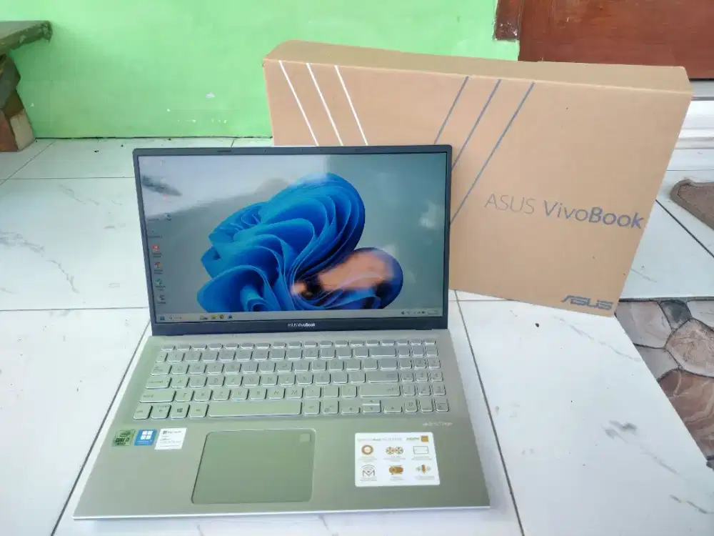 Asus Vivobook Core i3 Gen 10 SSD Keyboard Nyala Fullset Dus