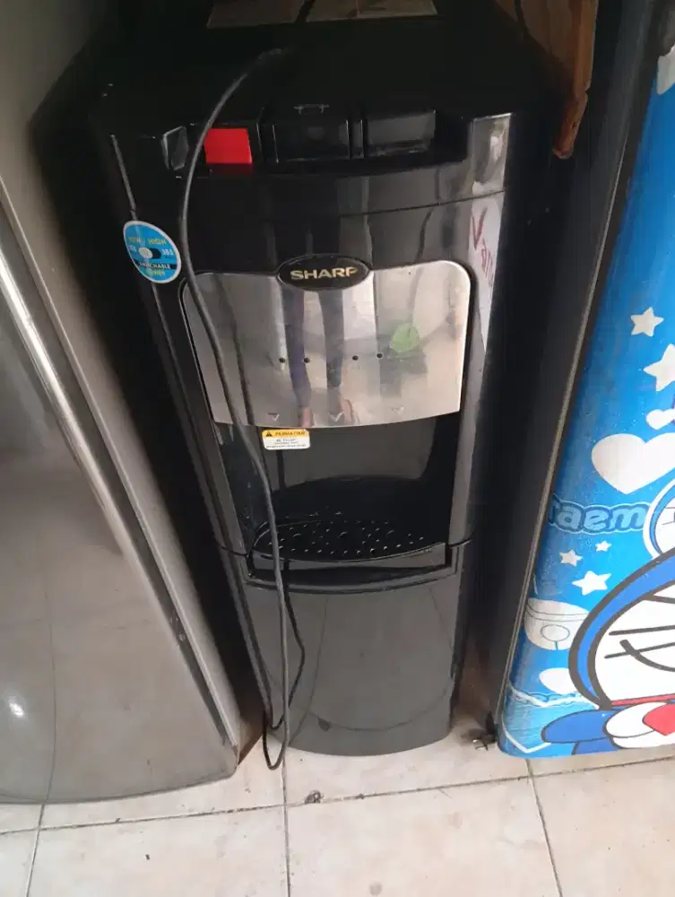 Dispenser bekas Mer Sharp galon bawah panas dingin biasa dingin es