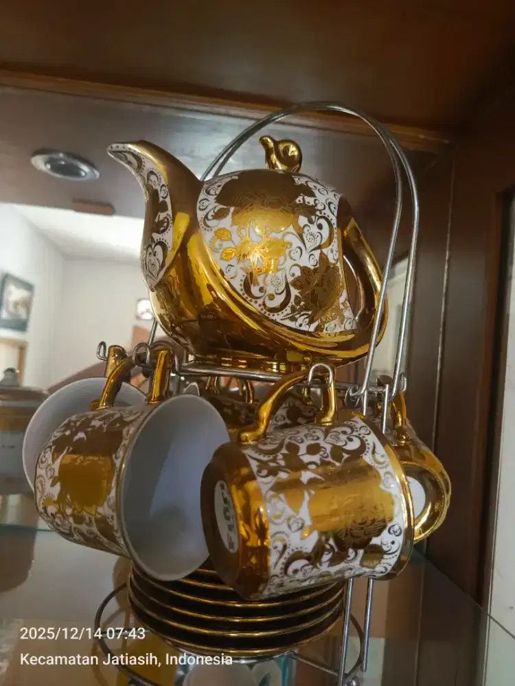 Tea dan Teko Set Fiori