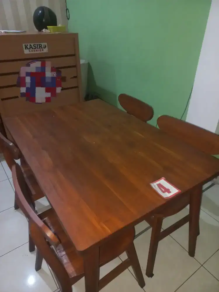 Meja makan 1 set bahan Jati jepara