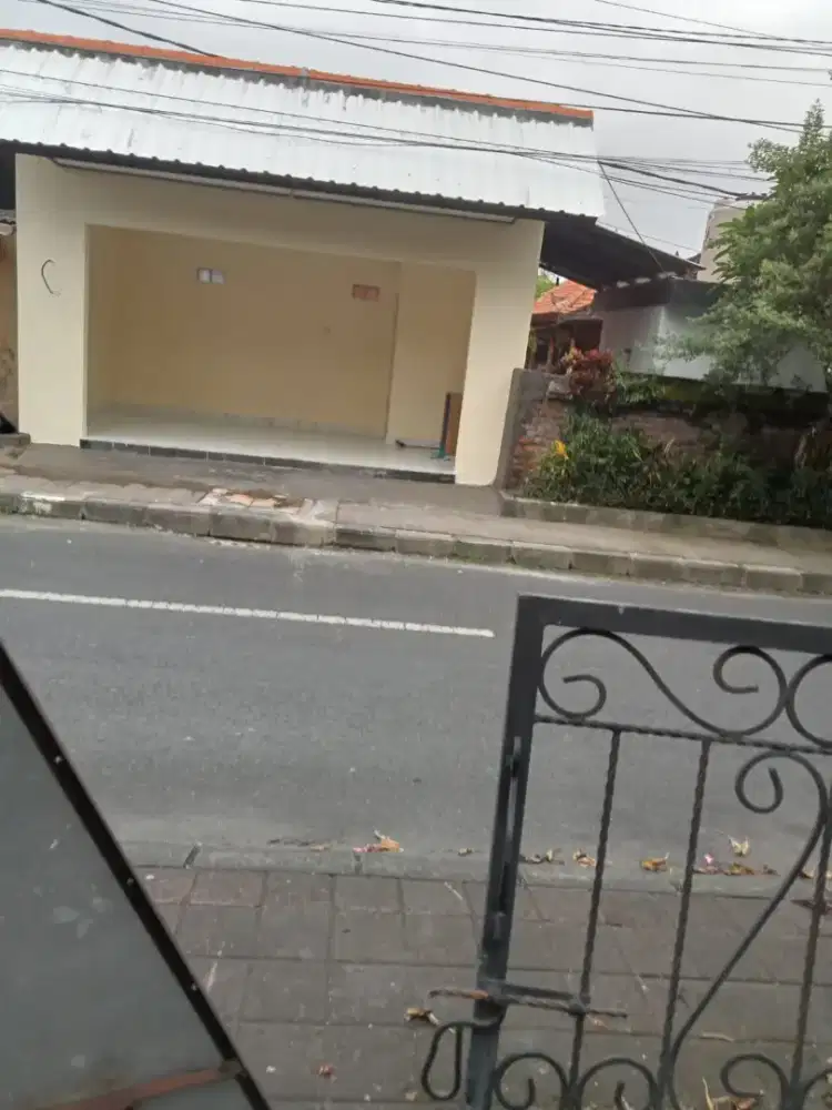 Dikontrakkan ruangan untuk toko