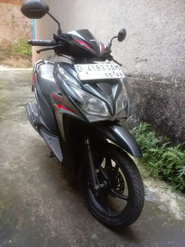 Vario 2014 hitam
