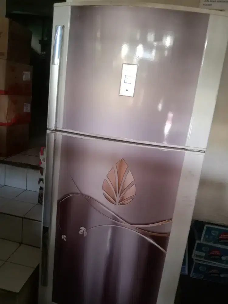 Kulkas  JUMBO Sharp Plasmacluster 2 pintu