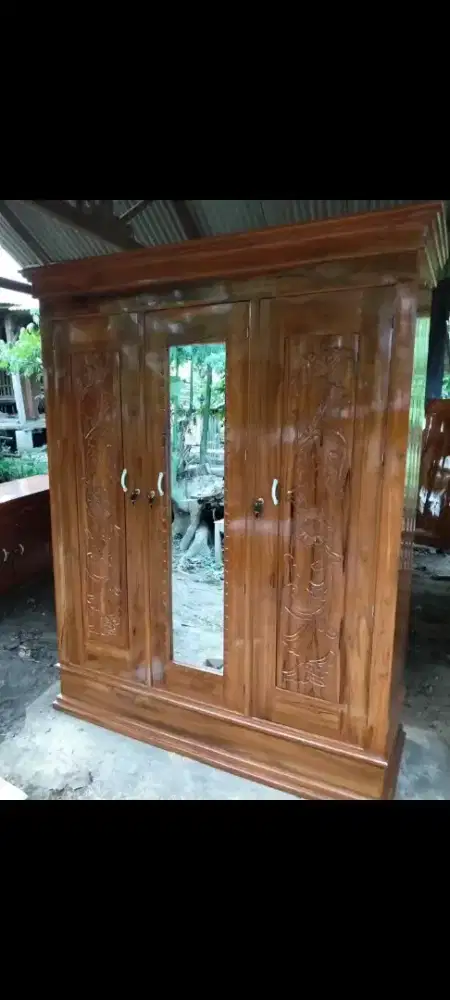 Lemari Pakaian 3pintu Jati