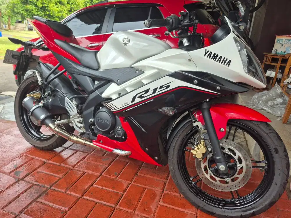 Yamaha R15 V2 2016