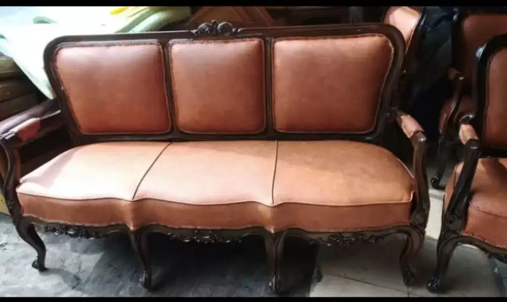 Sofa dan jok mobil