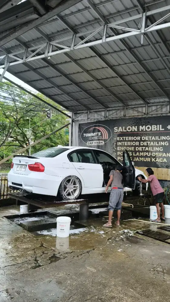 Sales ,manajer,pekerja cuci mobil