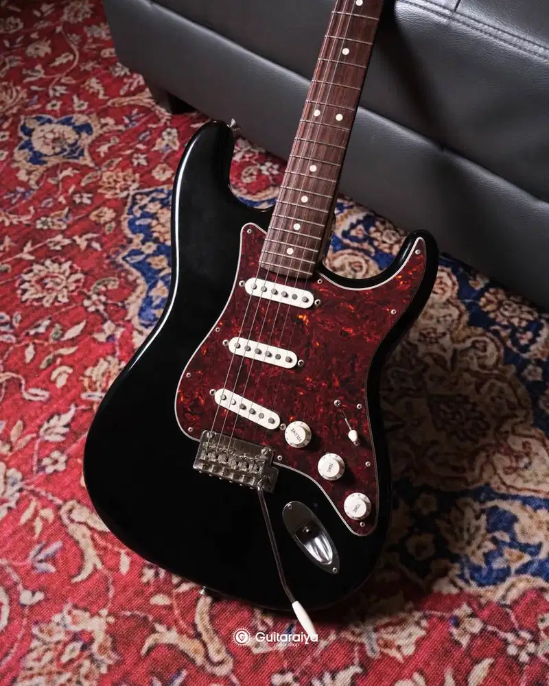 Gitar elektrik Fender Stratocaster Hybrid II Japan 2021