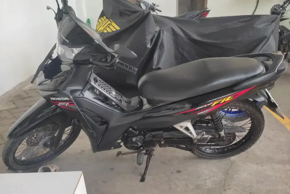 Jual revo fit 2018 bulan 9,surat2 lengkap,pemakaian pribadi