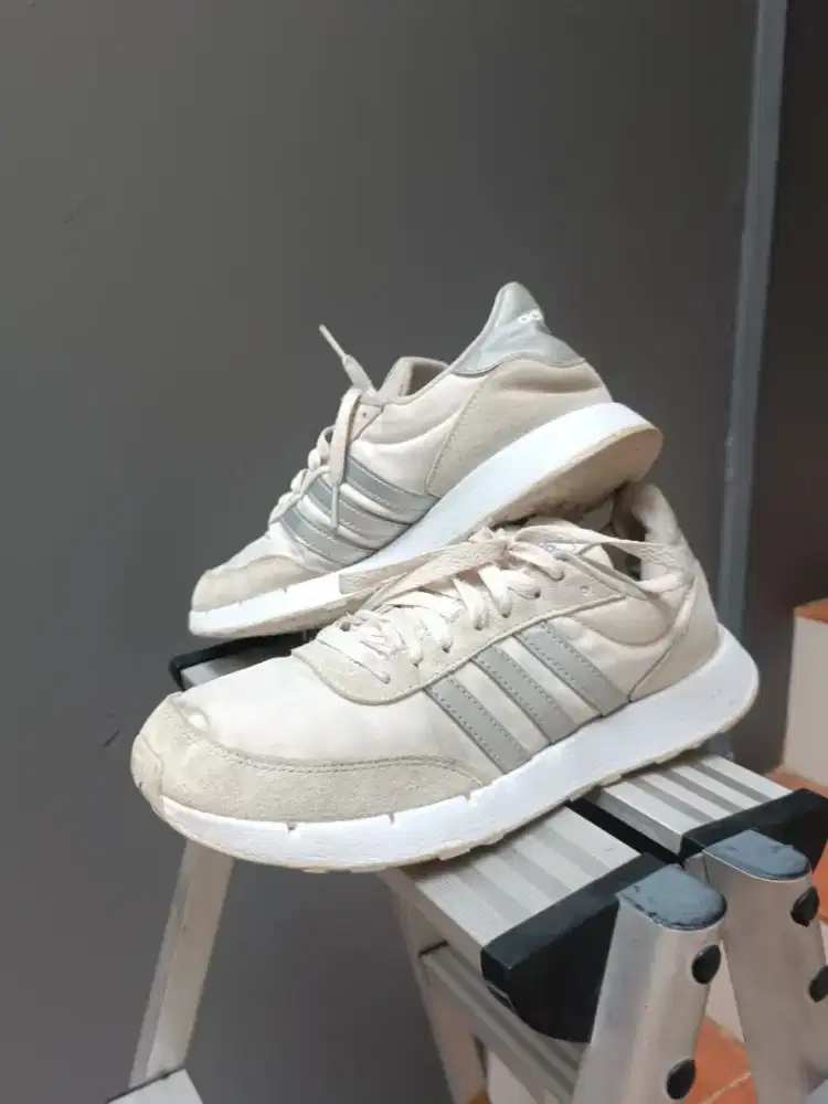 Sepatu Adidas Running