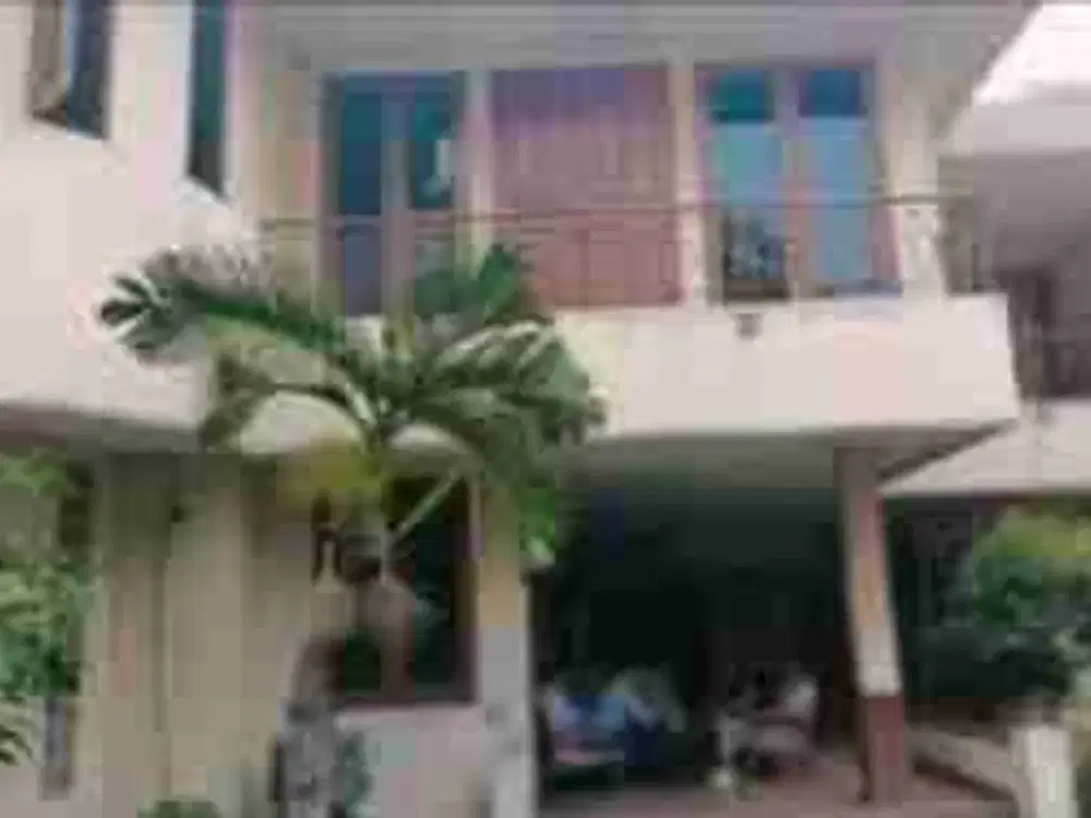 di jual rumah mewah lokasi tengah kota lengkap dengan kolam renang