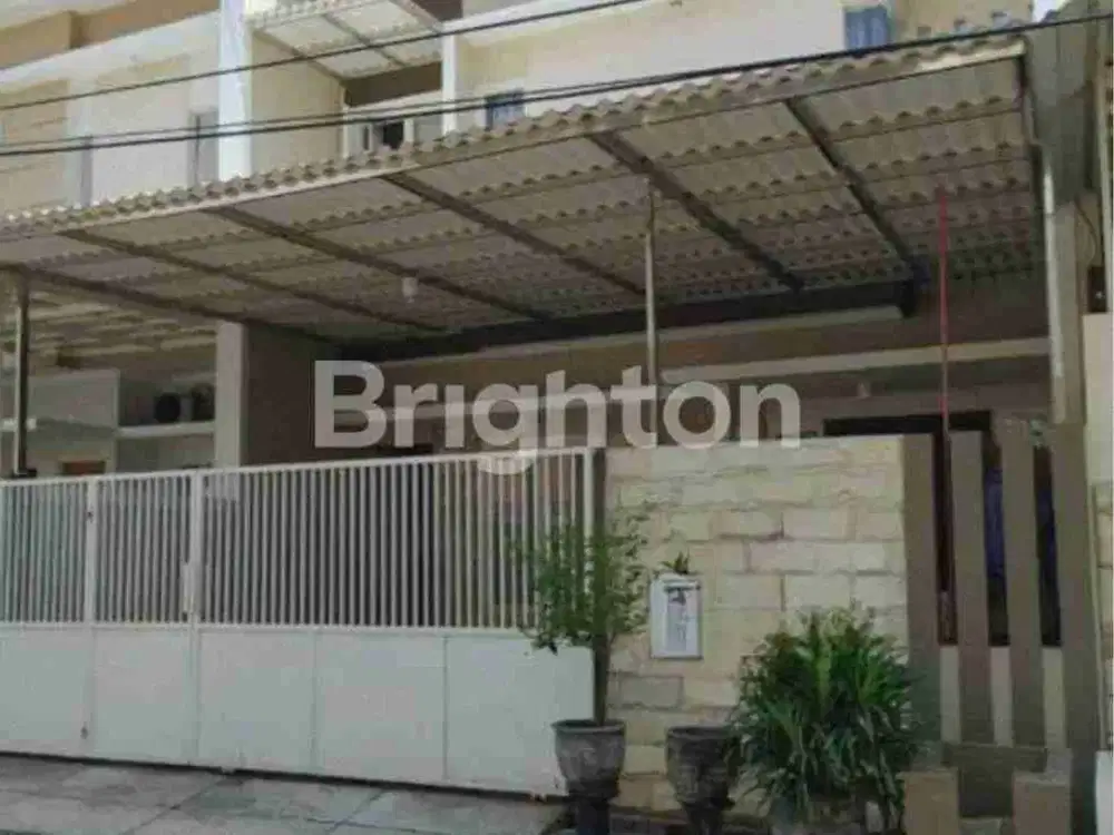 termurah jual rumah siap huni tengah kota Surabaya Manyar Tirtoasri (perumahan Tompotika) 2 lantai. dekat jalan raya, dekat sekolah Petra