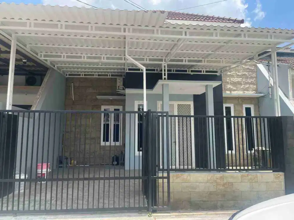 jual cepat rumah pondok Tjandra dekat club house, keluar langsung jalan merr, siap huni, ada AC dan water heater, row jalan 2,5 mobil