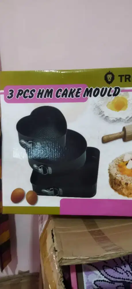 Cetakan kue kotak dan bulat