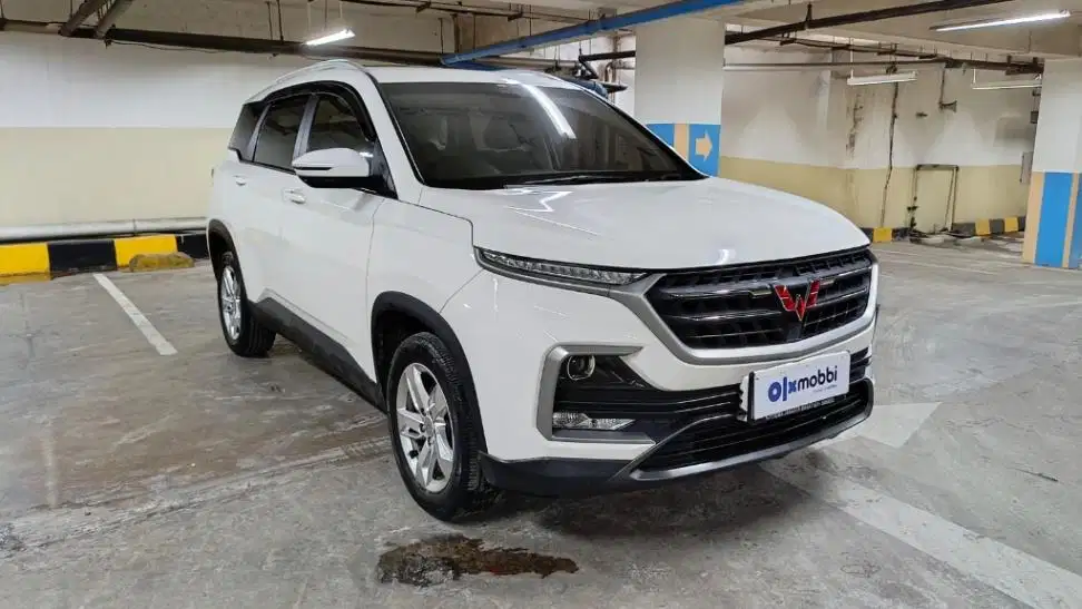TDP 10JT - Wuling Almaz 1.5 Smart Enjoy 7-Seater Bensin-AT 2022 Silver