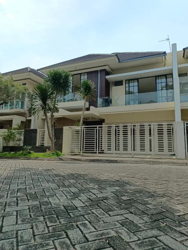 Dijual Rumah Siap Huni Luar Cluster Royal Residence Surabaya Barat