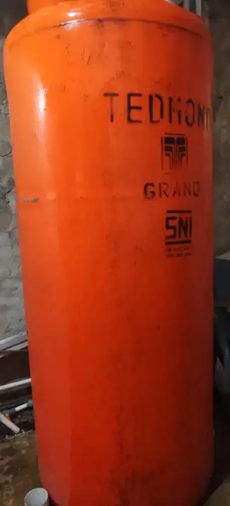 Tedmon 900Ltr  baru pake 2 tahun