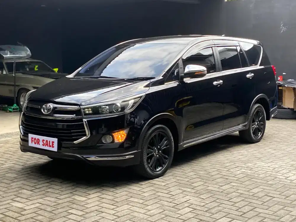 INNOVA VENTURER 2.4 2019/2020 AT