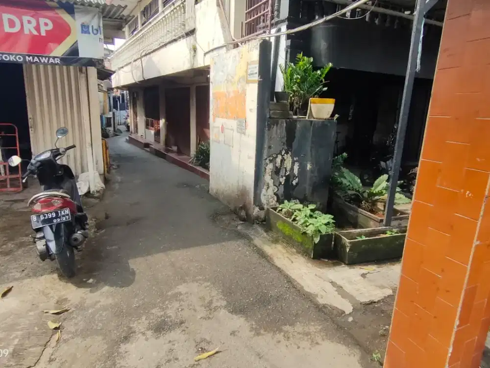 Rumah Hitung Tanah Bekas Kontrakan daerah Cibubur Jakarta Timur